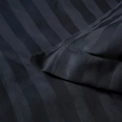 Angebote ✔️ Damai Linea Bettwäsche-Set Aus Satin - 135x200 / 80x80 Cm - Black Onyx ✨ -ESSENZA HOME SHOP unnamed file 1571