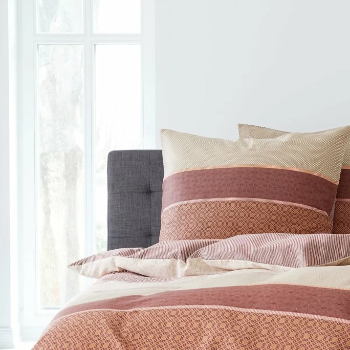 Rabatt ? ESPRIT Home Miranda Bettwäsche-Set Aus Satin - 155x220 / 80x80 Cm - Red ? 4 Rabatt ? ESPRIT Home Miranda Bettwäsche-Set Aus Satin - 155x220 / 80x80 Cm - Red ? – Bild 4